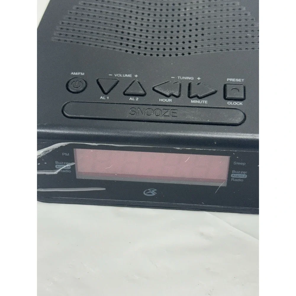 GPX C224B Dual Alarm Clock AM/FM Radio w/Red LED‎ Display Tested